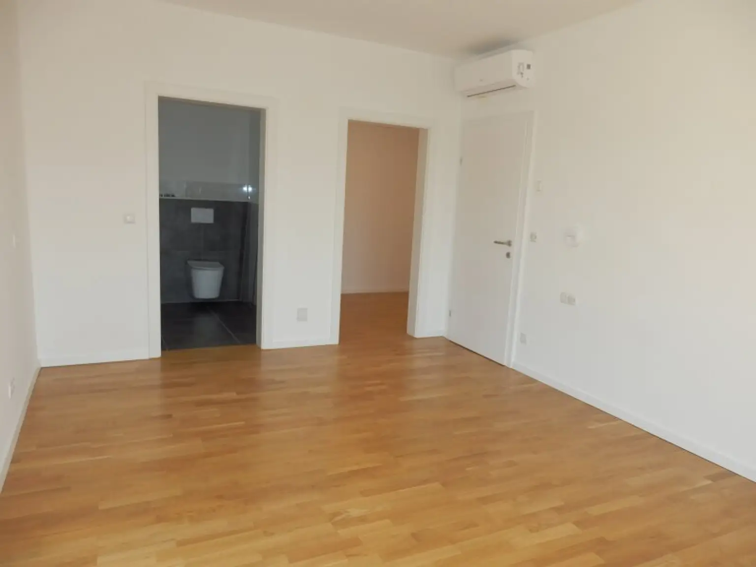 Topmodernes ZWEITBEZUGHAUS, 5 Zimmer, Garten, Stellplatz !!