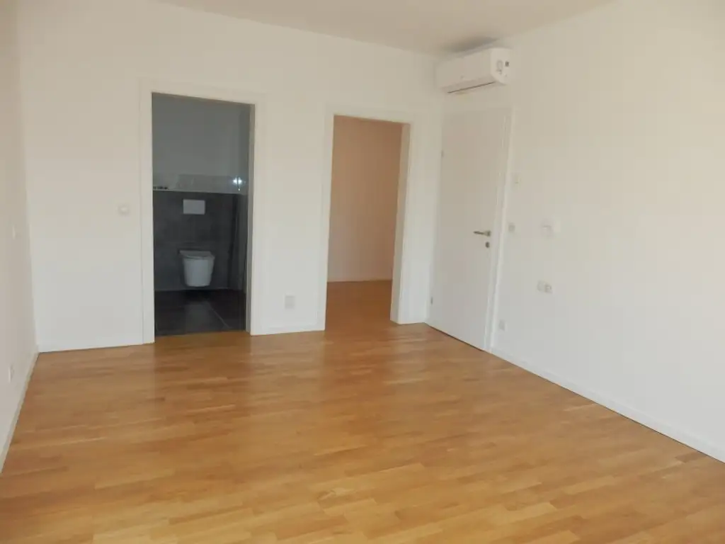 Topmodernes ZWEITBEZUGHAUS, 5 Zimmer, Garten, Stellplatz !!