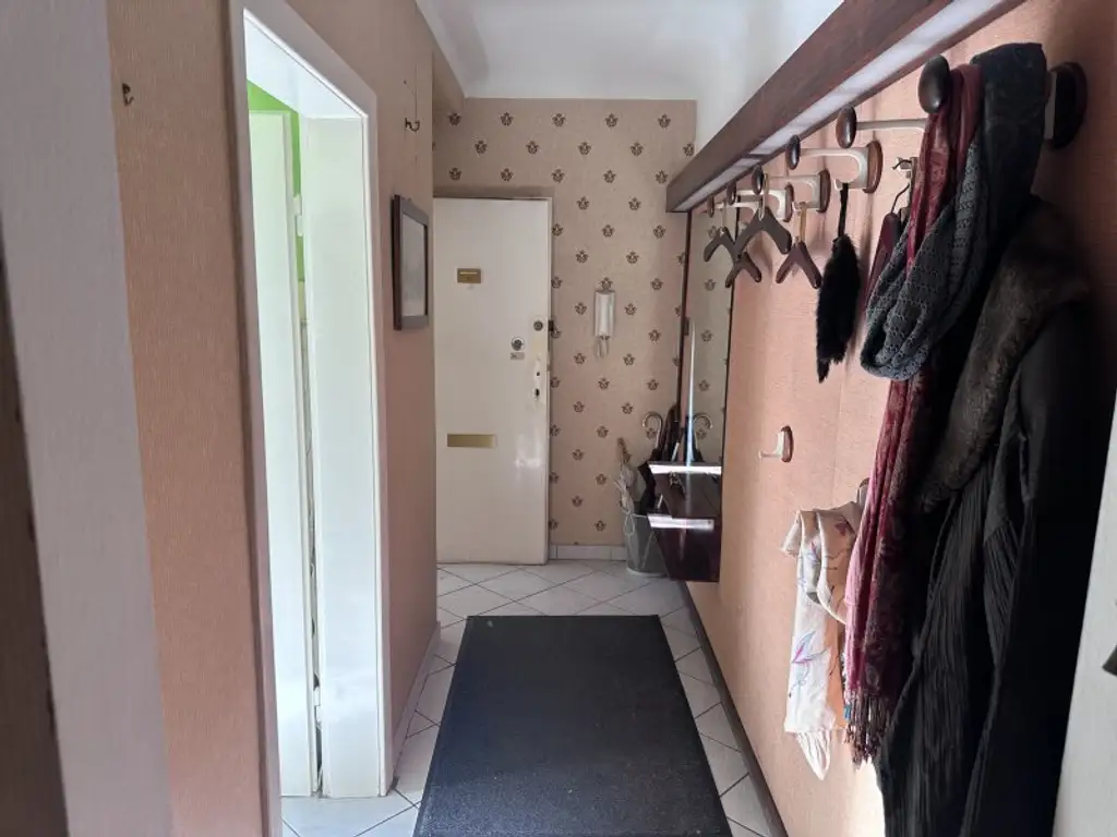 Traumhafte Familienwohnung mit Sanierungspotenzial in TOPLAGE