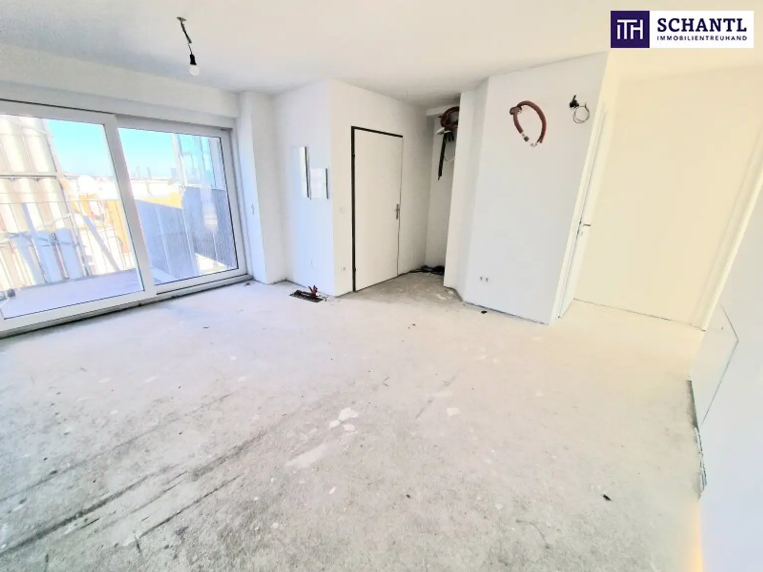 Preisreduktion! Stadtleben mit Weitblick – Helle Dachgeschosswohnung mit Sonnenbalkon - Nahe Hauptbahnhof - Überzeugen Sie sich selbst von dieser Immobilie!