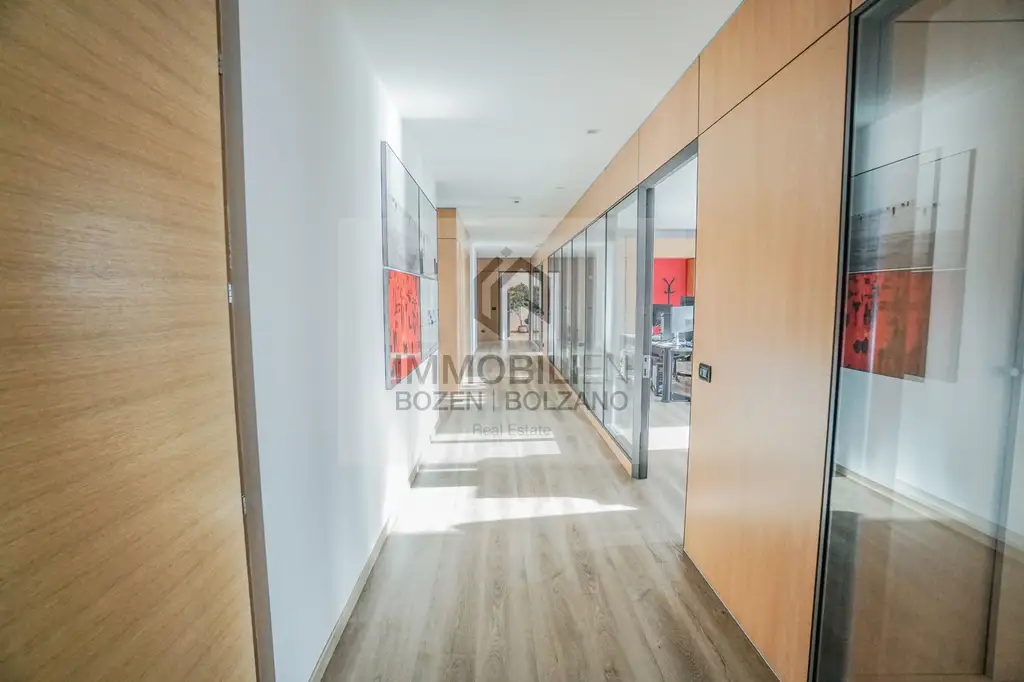 Großes Büro in Bozen Süd zu vermieten