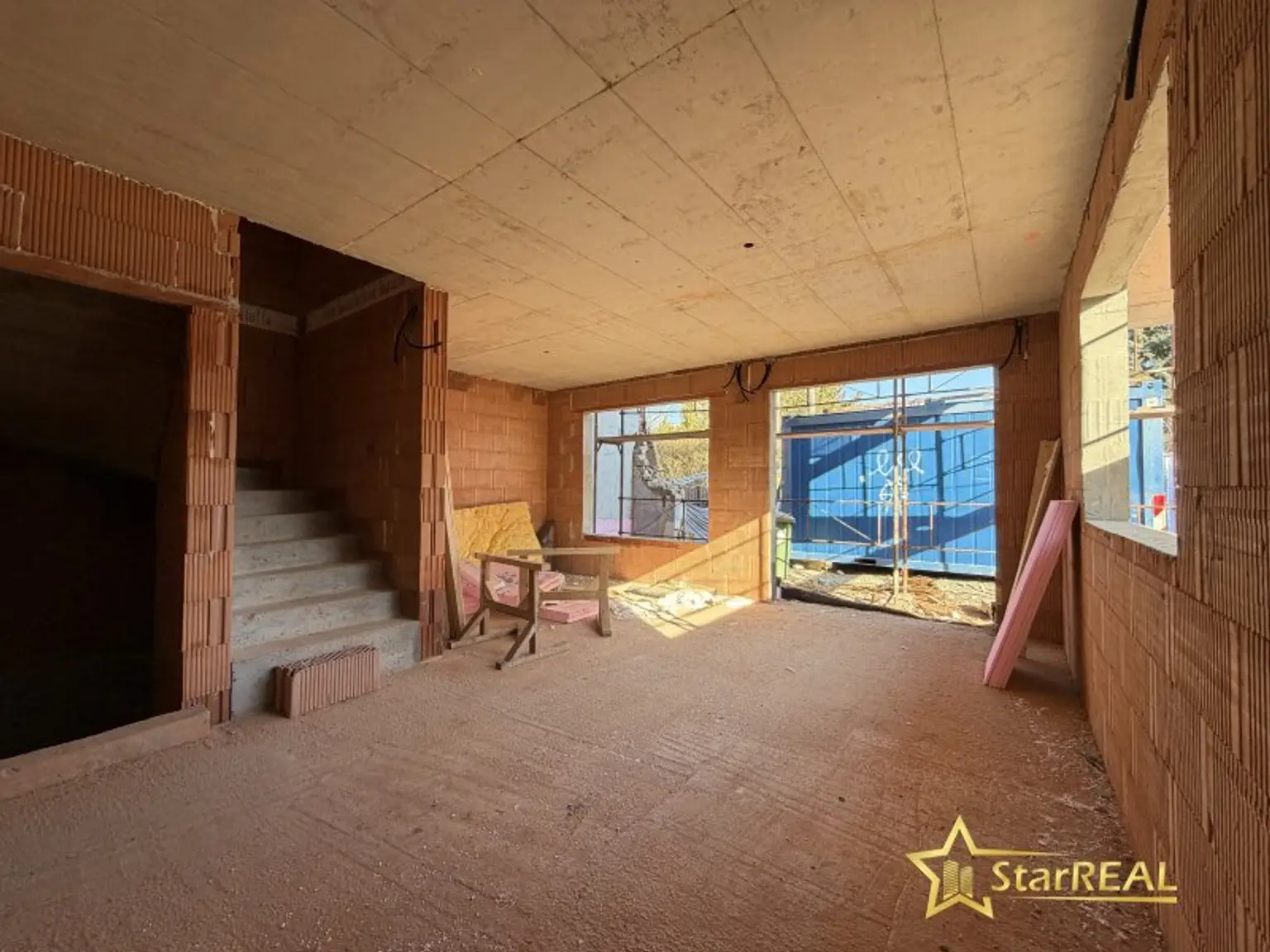 TOP U-BAHN-ANBINDUNG! EINFAMILIENHAUS MIT KELLER. 210m² GARTEN!  PROVISIONSFREI für den Käufer.