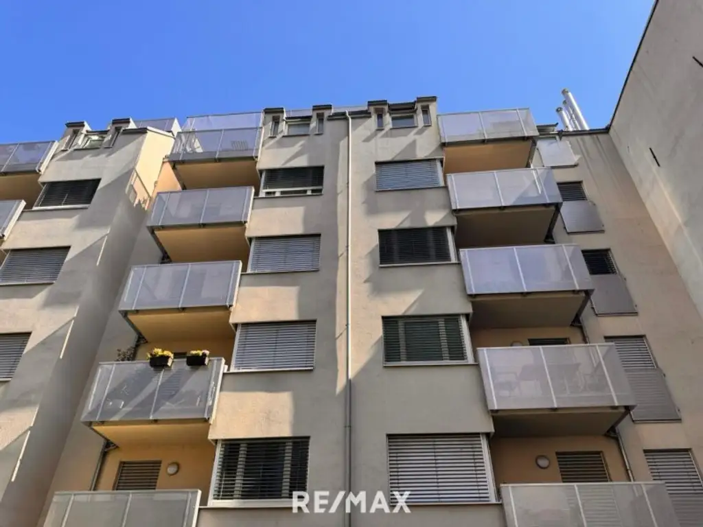 DACHGESCHOSSWOHNUNG MIT STIL&TOPLAGE NAHE ROCHUSMARKT