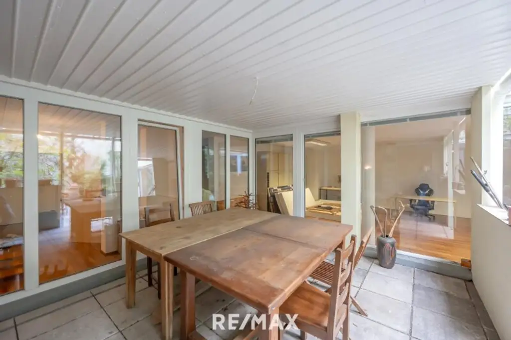 Traumhafte 6 - Zimmer - Wohnung / Büro mit grünem Innenhof in ruhiger sensationeller Lage in Hernals