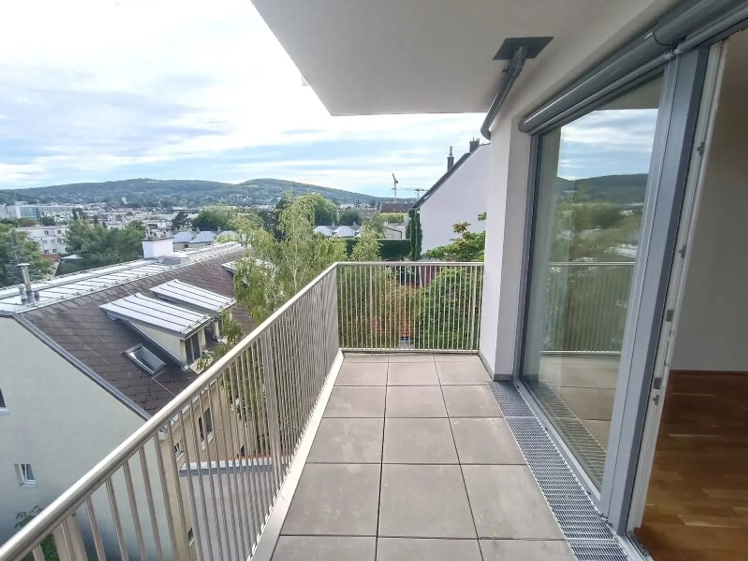 Neubau! Single-Wohnung mit traumhaften Ausblick im 14. Bezirk! U4 Unter Sankt Veit fußläufig erreichbar! (Stellplatz optional verfügbar)