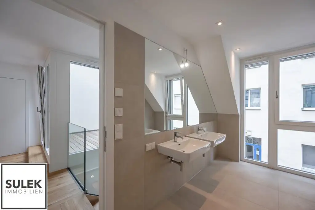 ERSTBEZUG-Townhouse: Exklusives 4-Zimmer-Townhouse mit 2 Terrassen & Tiefgaragen-Option - ab sofort