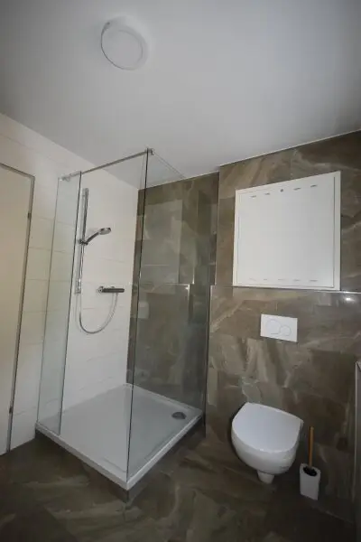 Badezimmer - Moderne und geräumige 2 Zimmer Wohnung mit großem Balkon Miete Grödig Salzburg