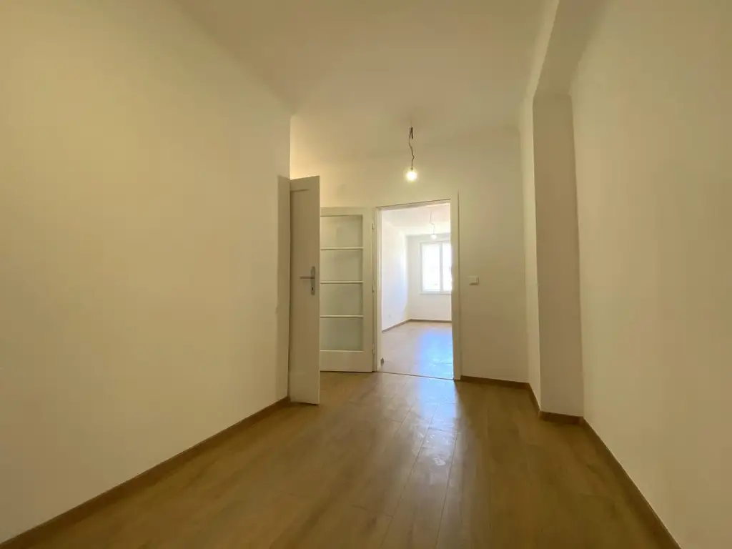 Erstbezug nach Sanierung im 3. Liftstock nahe U6 und Schönbrunn