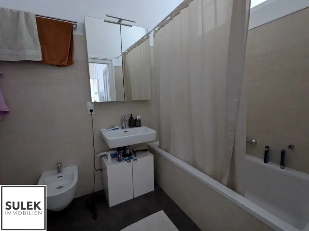 Wunderschöne Altbauwohnung mit 4 Zimmern samt Weitblick ab 1.12.25 beim Stadtpark!