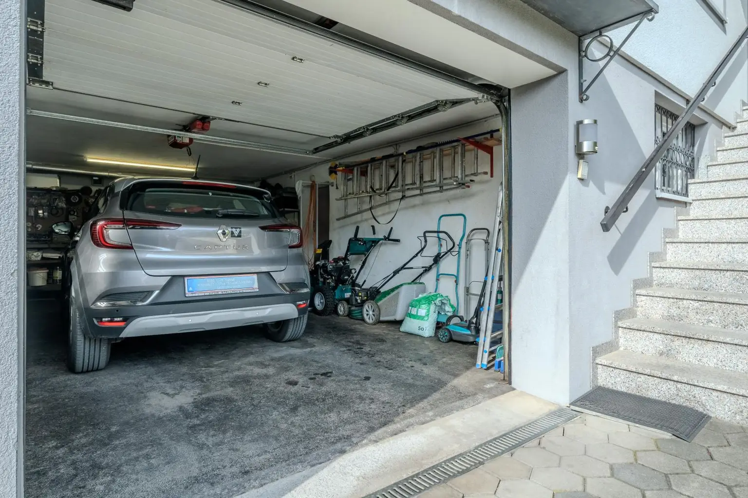 Einzigartiger Bungalow mit Wellnessbereich, Pool und großem Grundstück in ruhiger Wohnlage