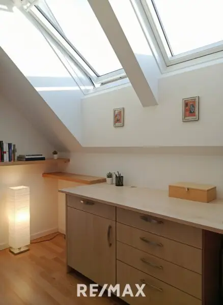 06 Zimmer (dzt. Büro)