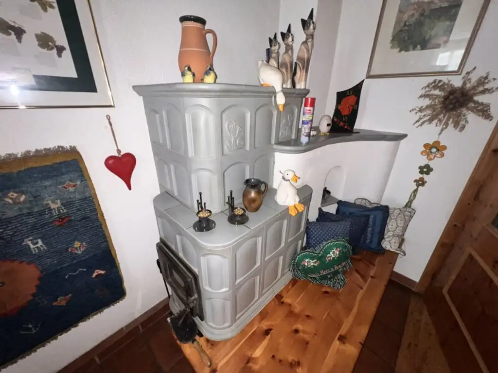stilvolles Stadthaus in zentraler Lage mit Garten und mehreren, vermietbaren Wohnungen und Büros