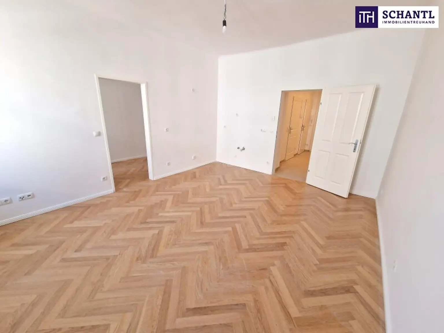Wohnen mit Flair: Sanierte 2-Zimmer-Altbauwohnung mit hochwertiger Ausstattung, barrierefreiem Zugang und idealer Anbindung ins Stadtzentrum *** Überzeugen Sie sich selbst!