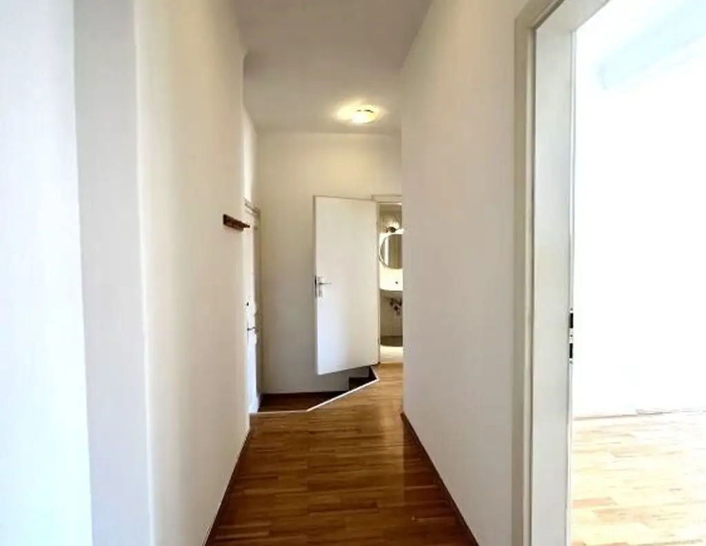 PROVISIONSFREI - WG geeignet - Lichtdurchflutete 3-Zimmer Wohnung in ruhiger, zentraler Lage neben dem Augarten Graz
