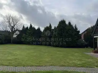 weitläufiges Grundstück