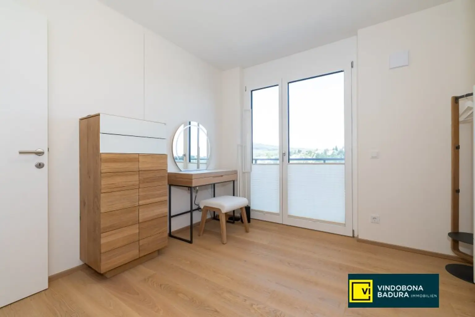 Wohnjuwel in Hietzing: Großzügige 5-Zimmer Wohnung mit Balkonterrassen, Fernblick & Garagenplatz