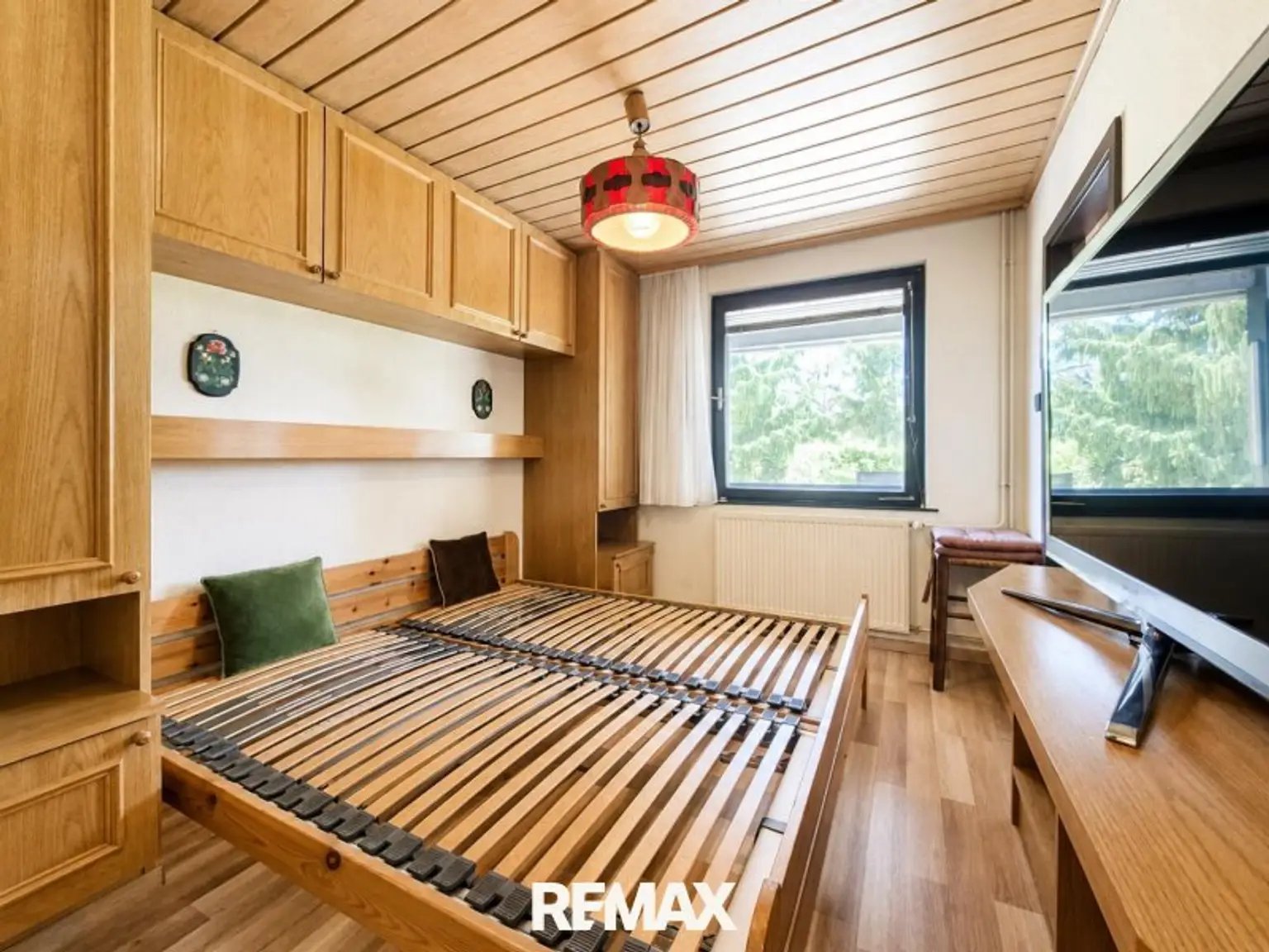 2. Schlafzimmer