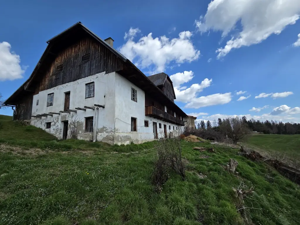 Gästehaus mit 10 Zimmern, privater Wohnung, Restaurant inklusive moderner Gastroküche und Nebengebäude – Ihre perfekte Investitionsmöglichkeit