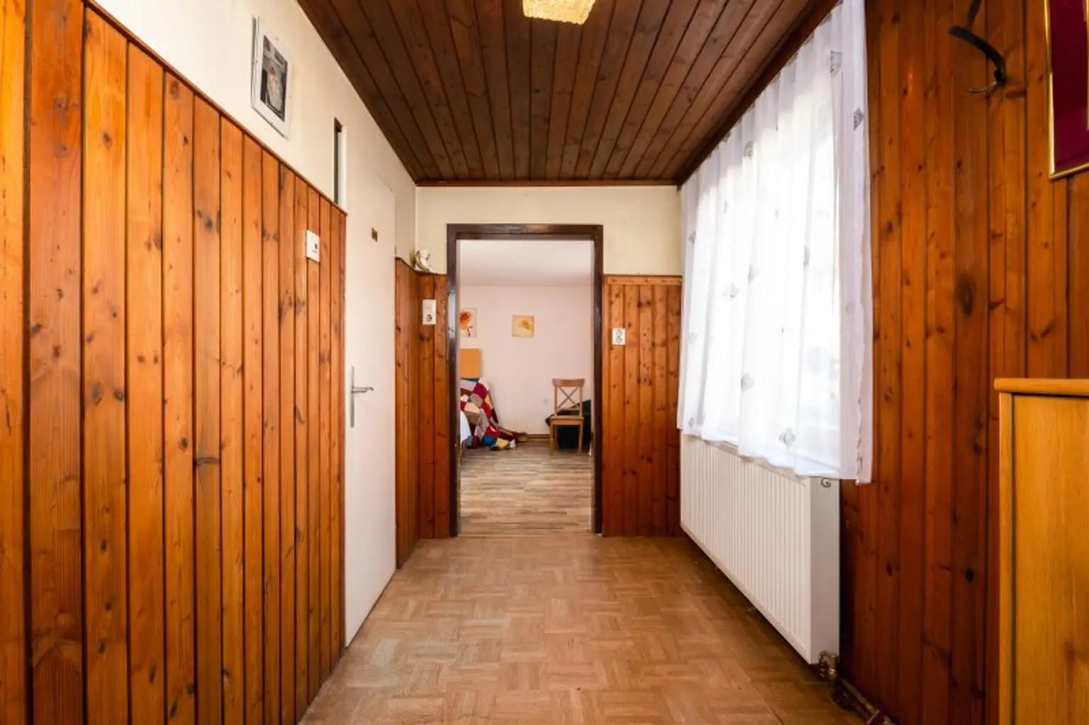 Gang zu Bad, WC, Zimmer 3