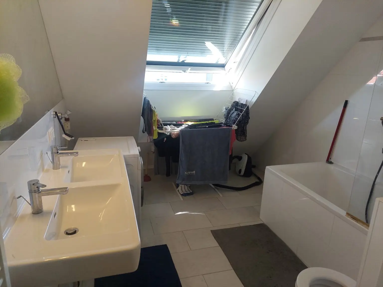 Ein WG-Zimmer in der Lorystraße wartet auf DICH!