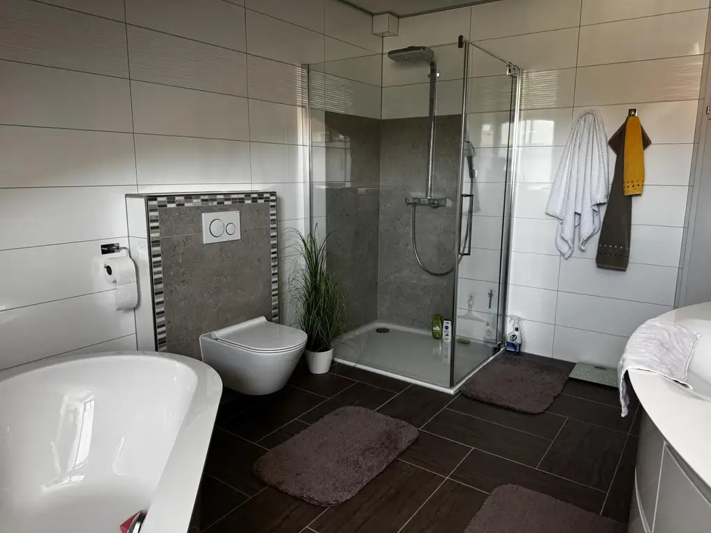 Ein ZUHAUSE zum Verlieben! Doppelhaushälfte mit Pooloase und ausgezeichneter Infrastruktur