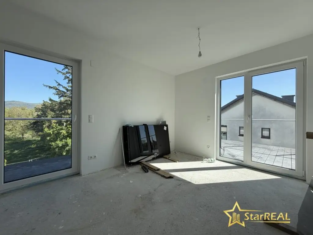 NEUBAU IN ZENTRUMSNÄHE! 5 ZIMMER-ZIEGELHAUS MIT 2 BÄDERN UND 3 WC´S.