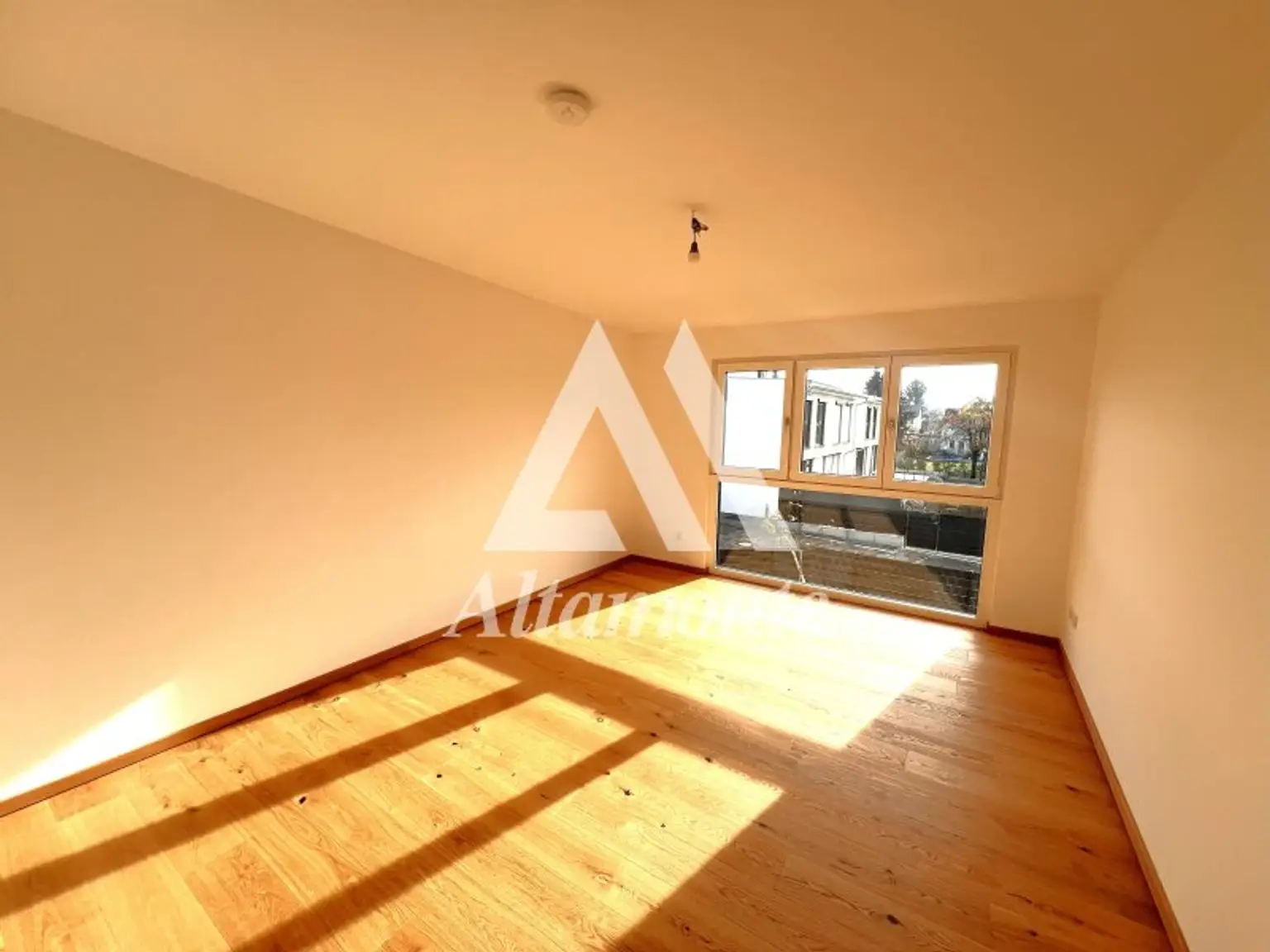 Erstklassiges Wohnen im Erstbezug – Stilvolles Einfamilienhaus in Essling