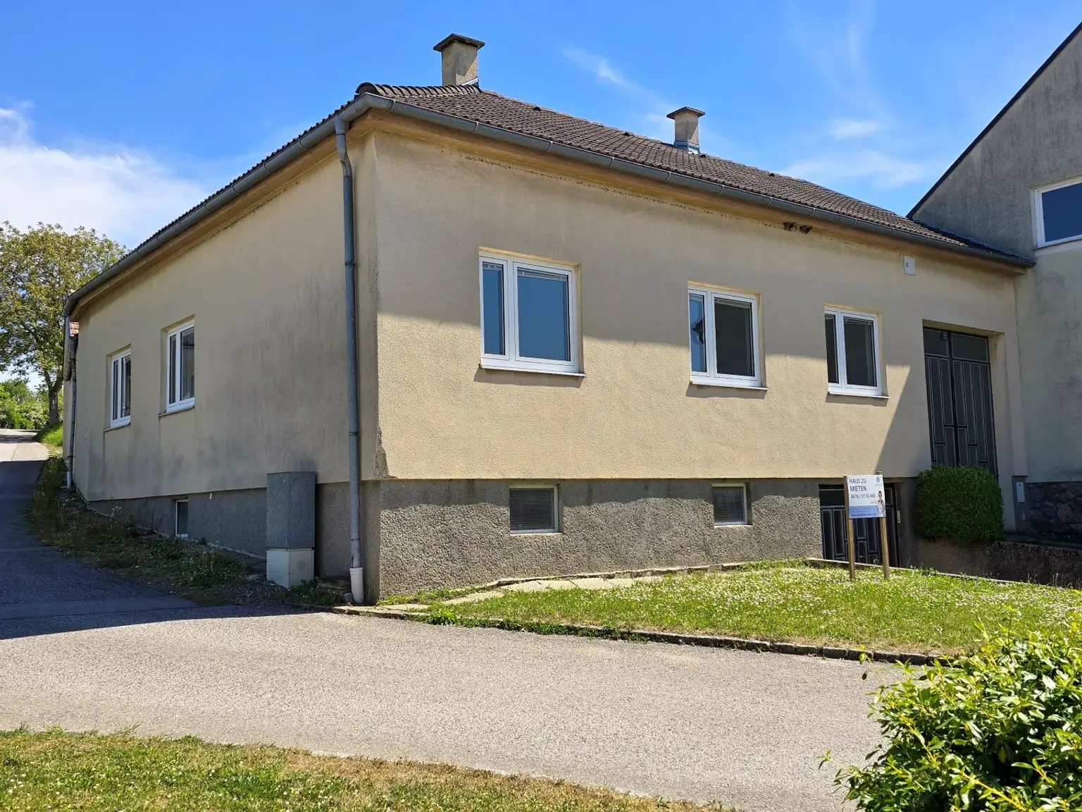Hausansicht - Eckgrundstück