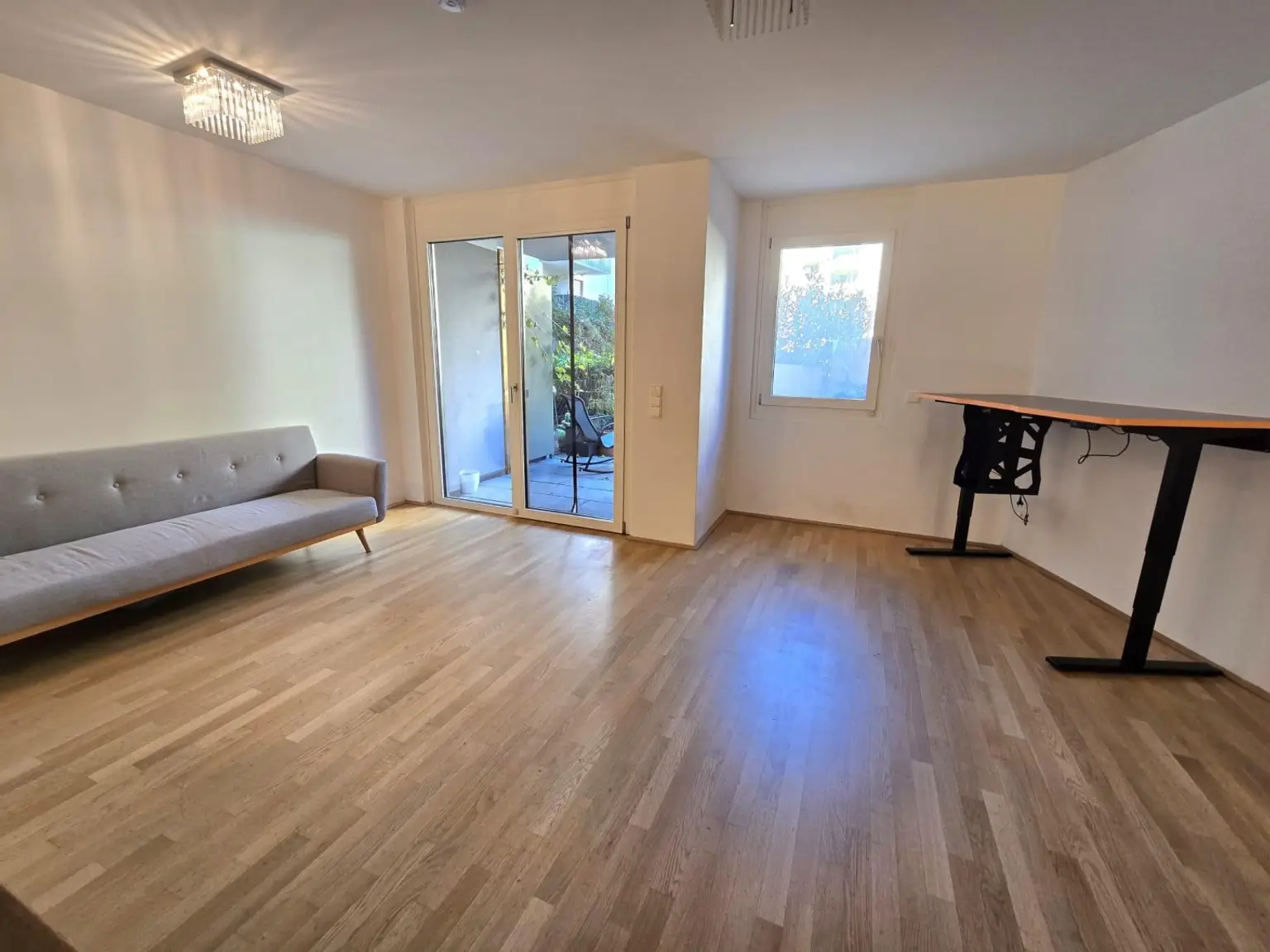 "U1 & Therme gleich ums Eck – moderne Gartenwohnung in Oberlaa"