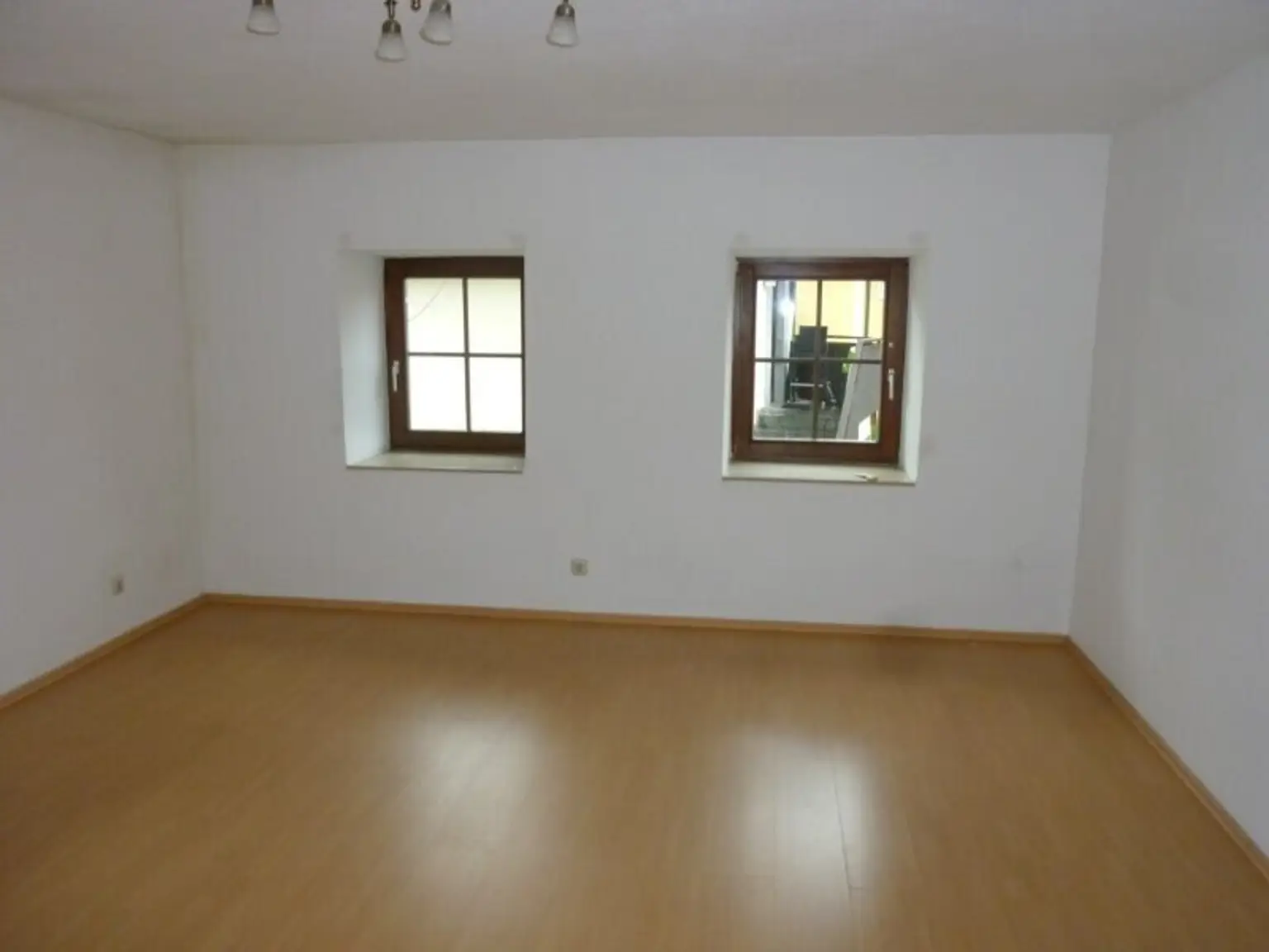 "GRÖDIG - Kleines 2 Zimmer Appartement mit PKW-Stellplatz"