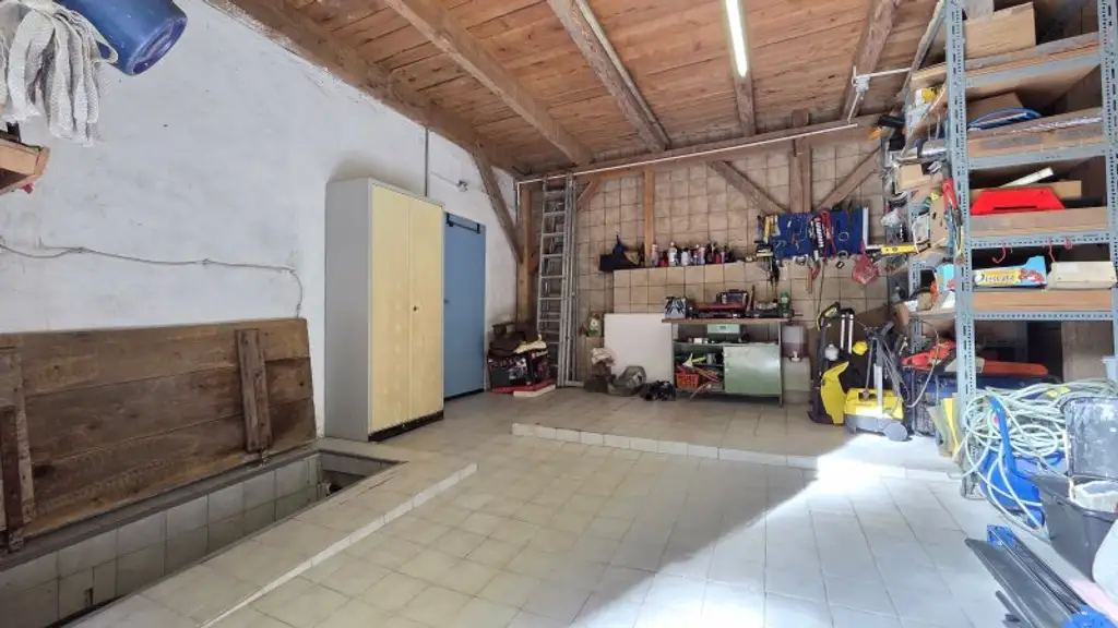 Ein/Zweifamilienhaus * teilweise renoviert * direkt am Wald gelegen * Ruhelage