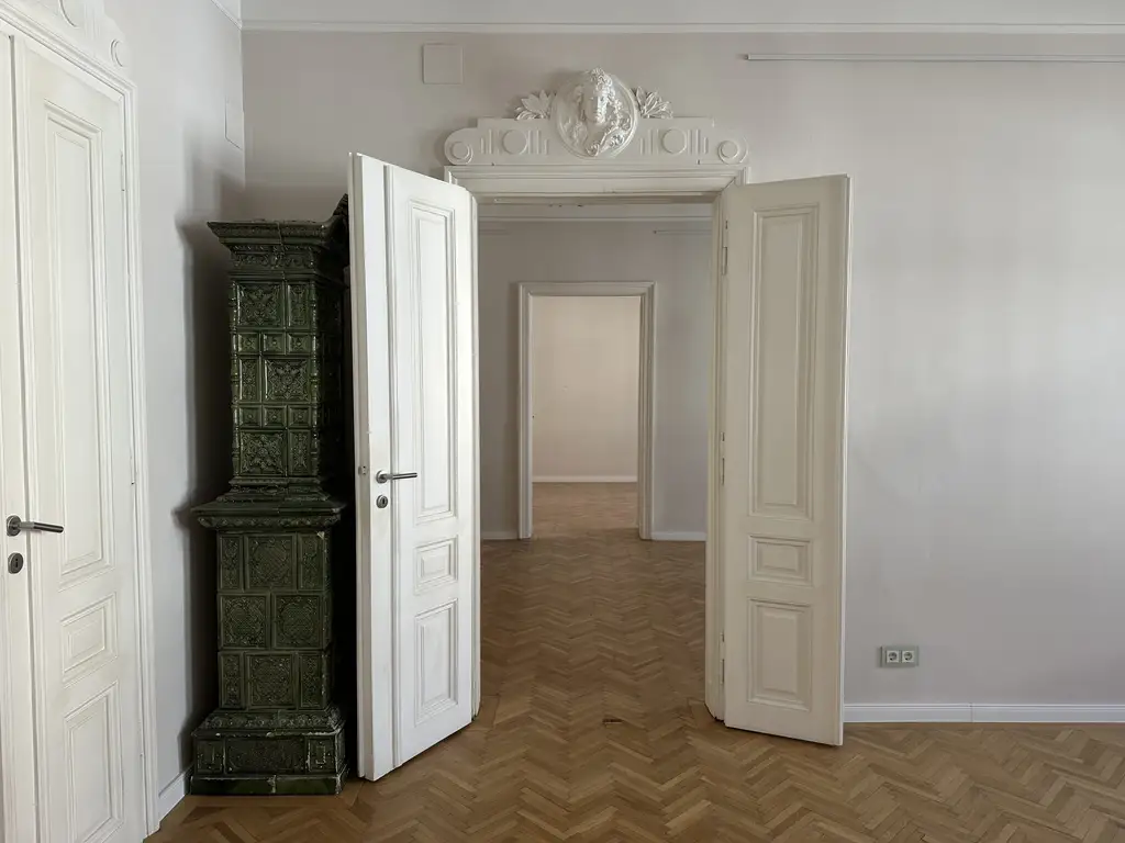Altbautraum mit Balkon