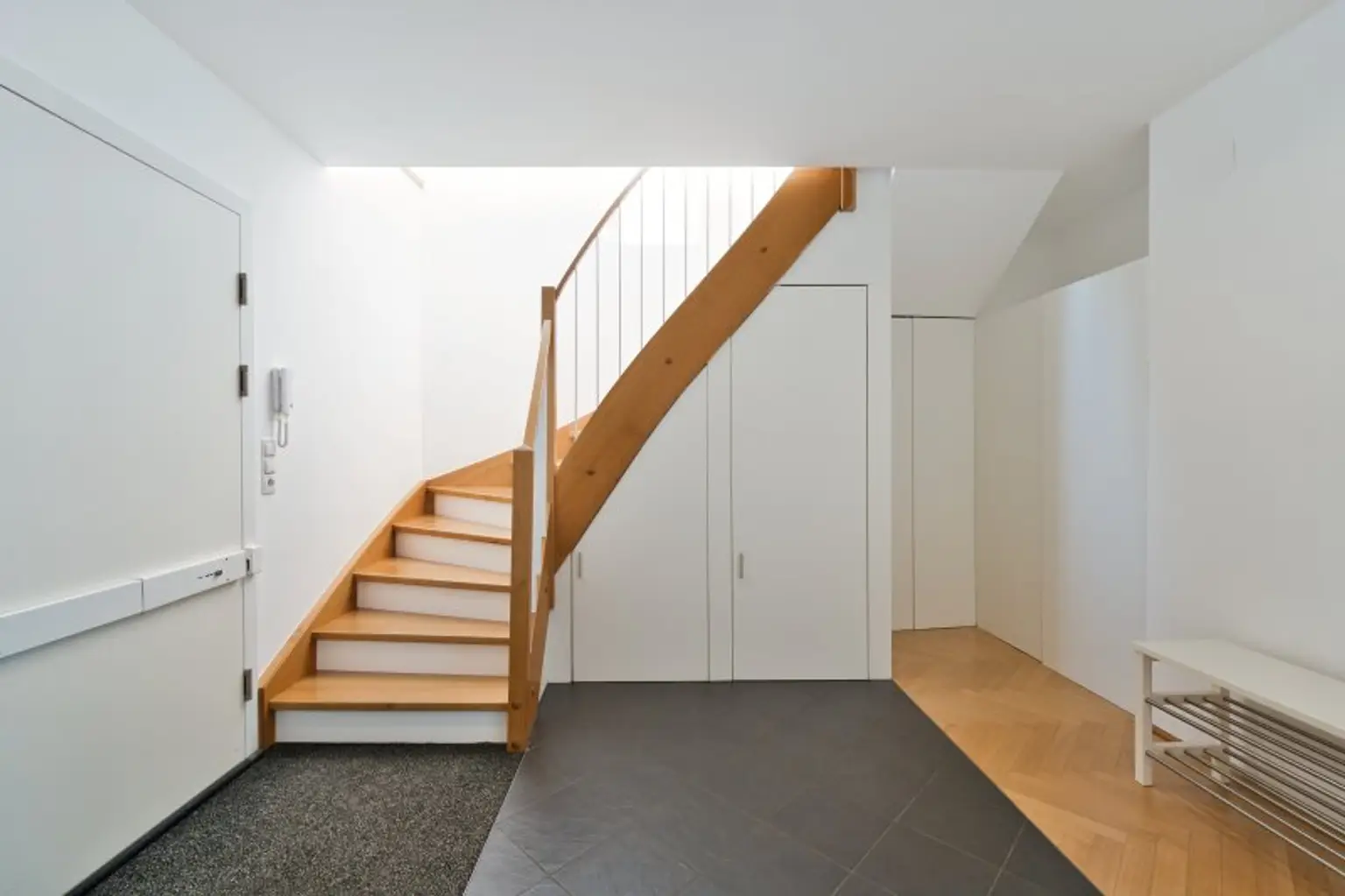 Panoramablick: Maisonette mit zwei Terrassen & 35m² Studio in der Josefstadt!