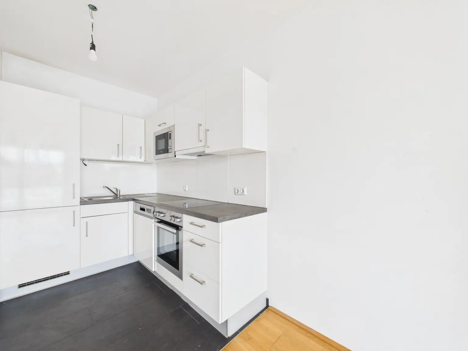 CAM04191G0-PR0078-STILL006