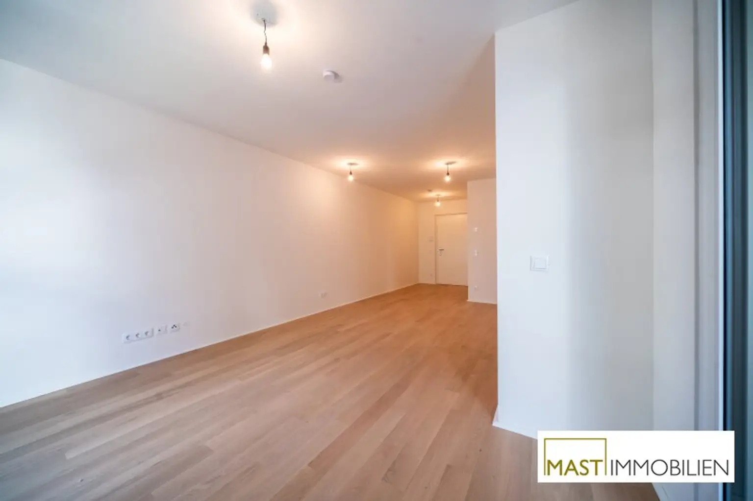 *Beziehbar sofort* 2-Zimmer Wohnung beim Kagraner Platz
