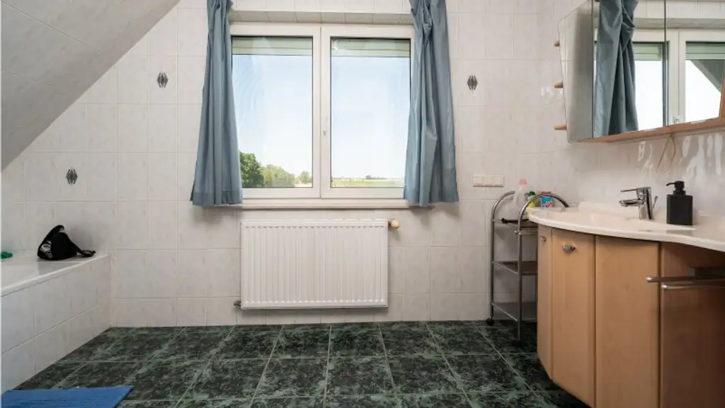 Kapitalanlage mit Potential – 2 Häuser auf Eckgrundstück mit rund 938 m² Grundstücksfläche!