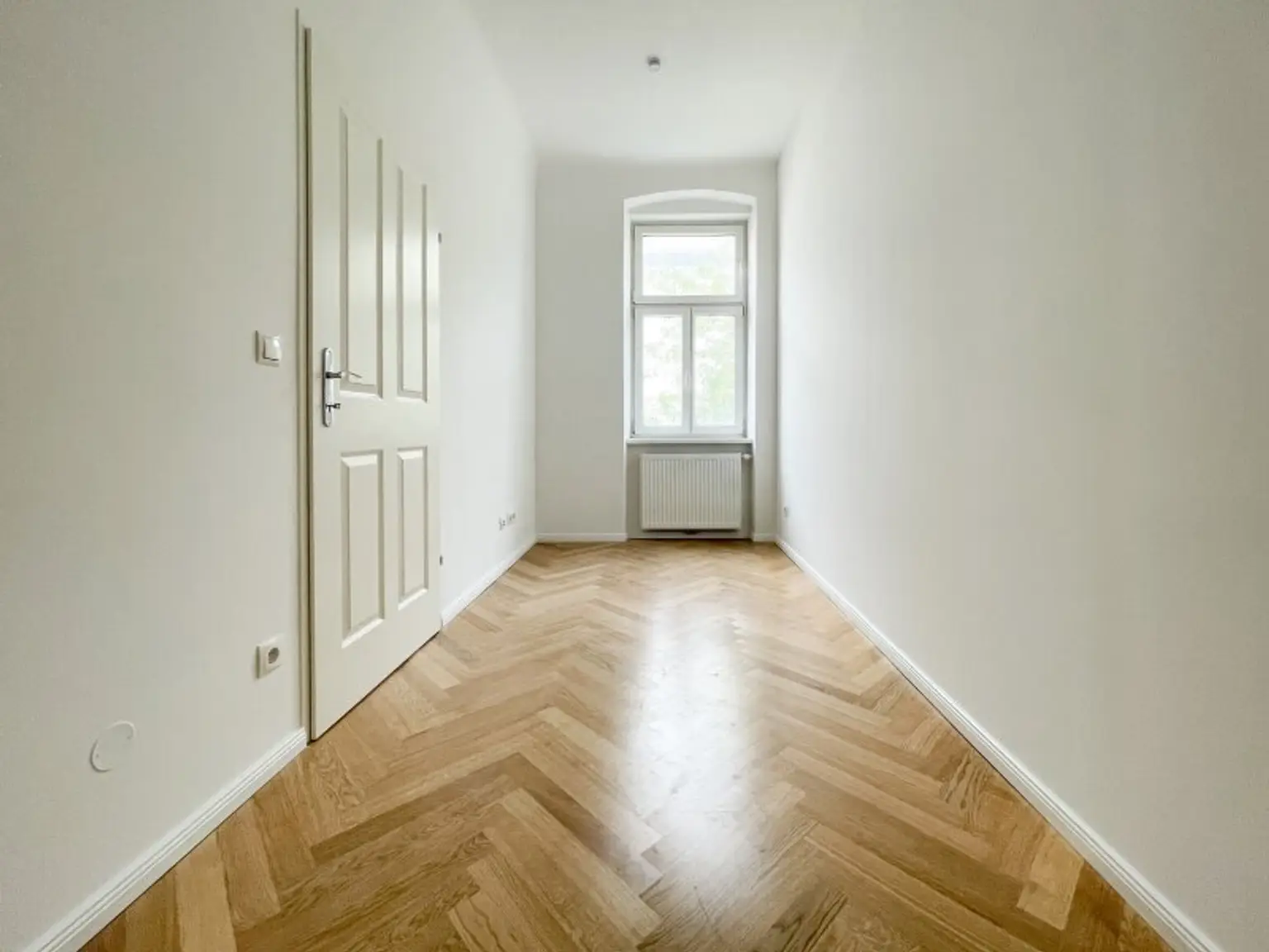 U3 "Hütteldorfer Straße": schön sanierte 2-Zimmerwohnung inkl. neuer Küche