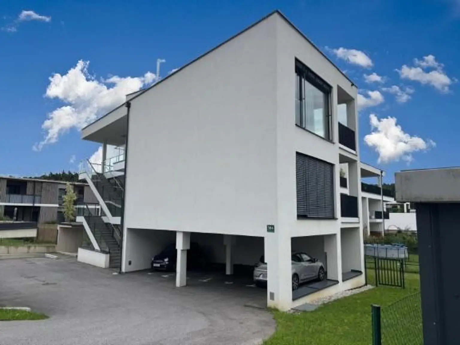 Hochwertige Designer-Wohnung mit großer Terrasse
