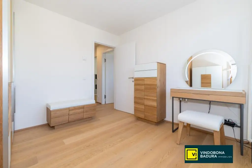 Wohnjuwel in Hietzing: Großzügige 5-Zimmer Wohnung mit Balkonterrassen, Fernblick & Garagenplatz