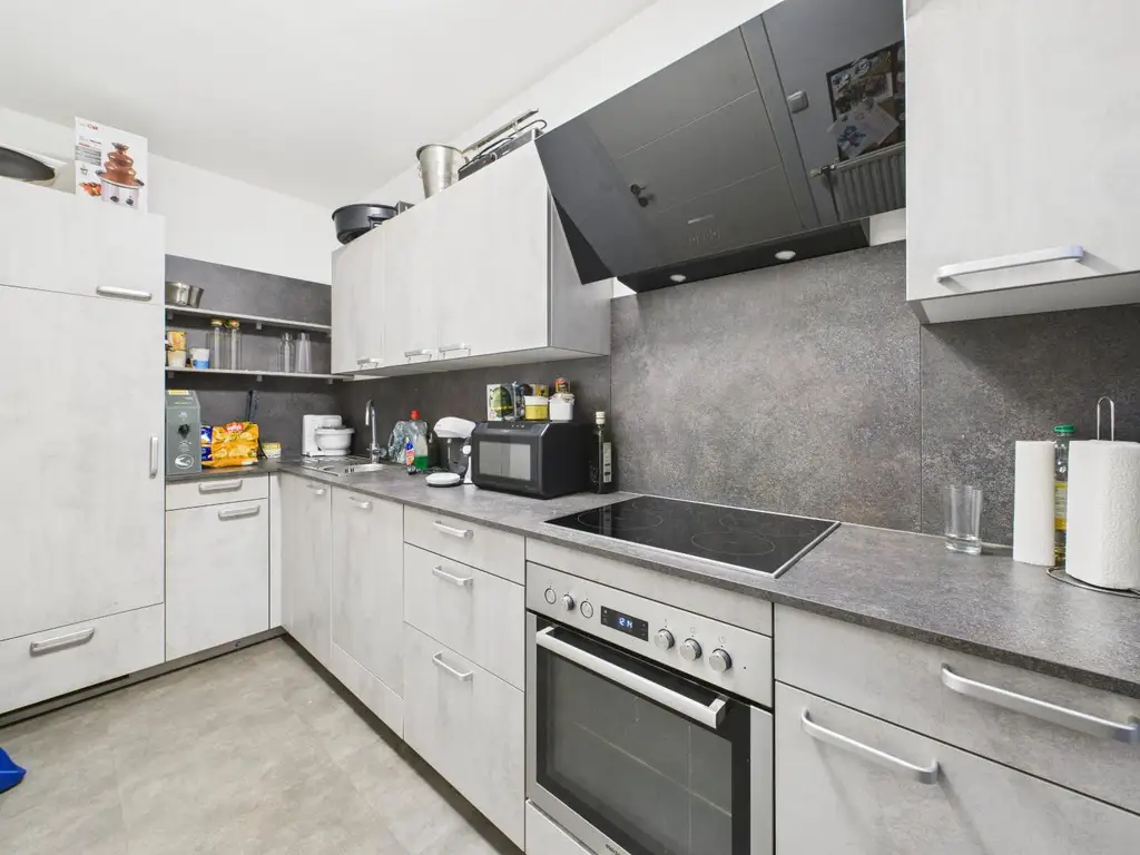 Großzügige 3-Zimmer-Wohnung mit Loggia in begehrter Welser Wohnlage – neuwertig, hell & sofort beziehbar