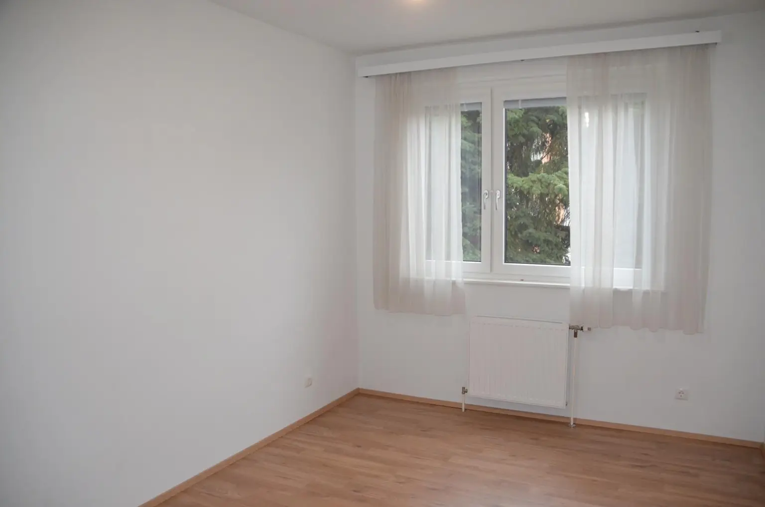 Helle 5-Zimmer-Wohnung mit großem Balkon - WG tauglich!