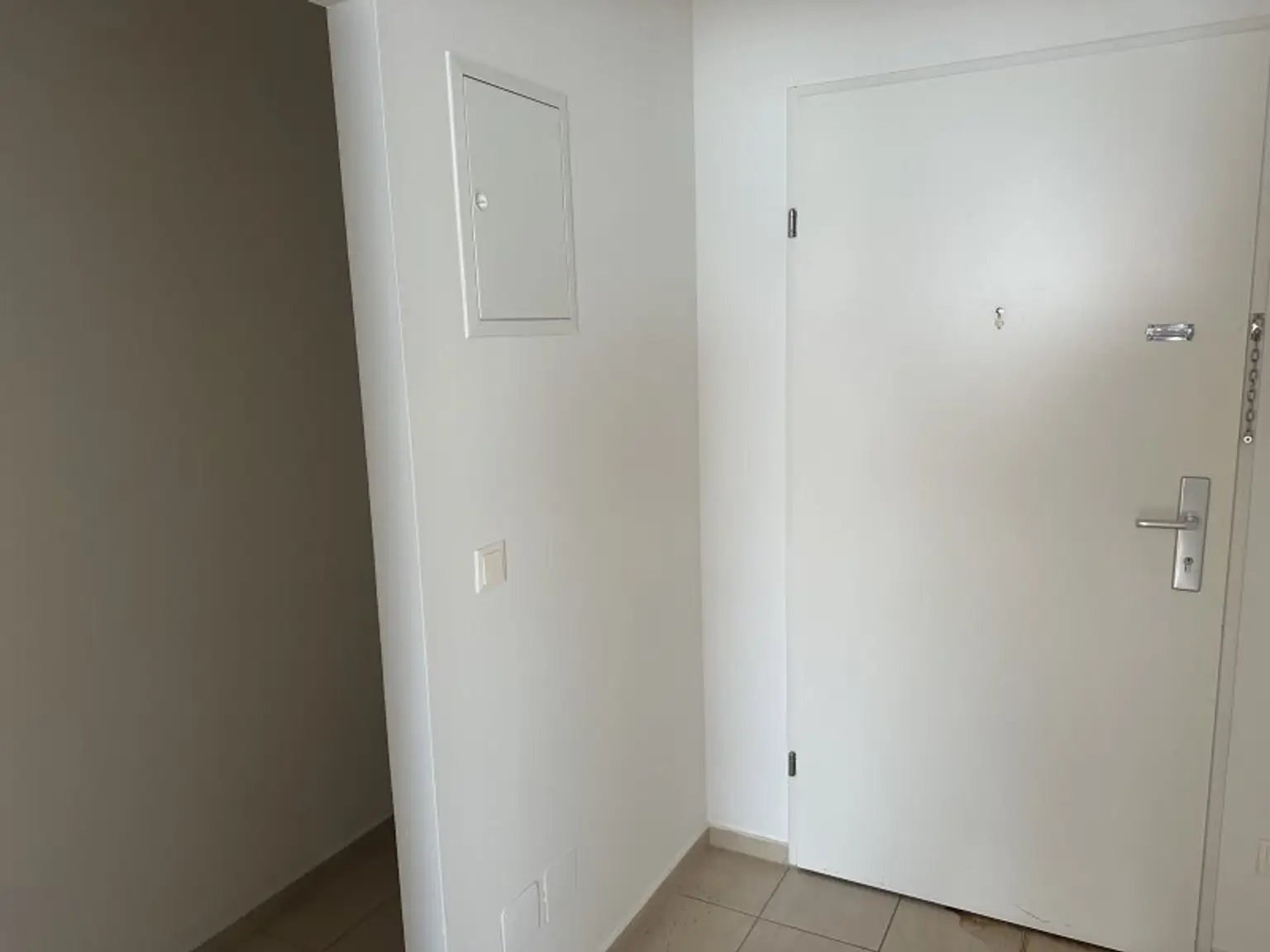 Vorraum, seitlich links der Abstellraum