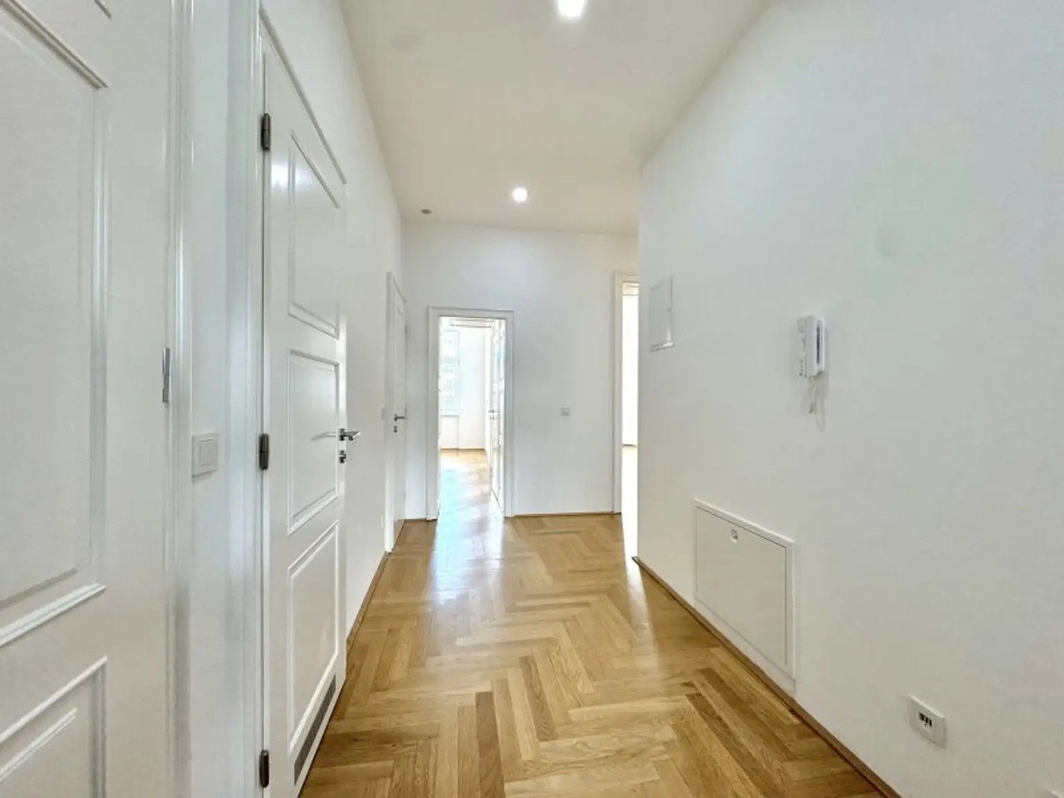Sanierter Altbautraum mit großzügiger hofseitiger Loggia  -  Stilaltbau am Rennweg - S-Bahn St. Marx ums Eck