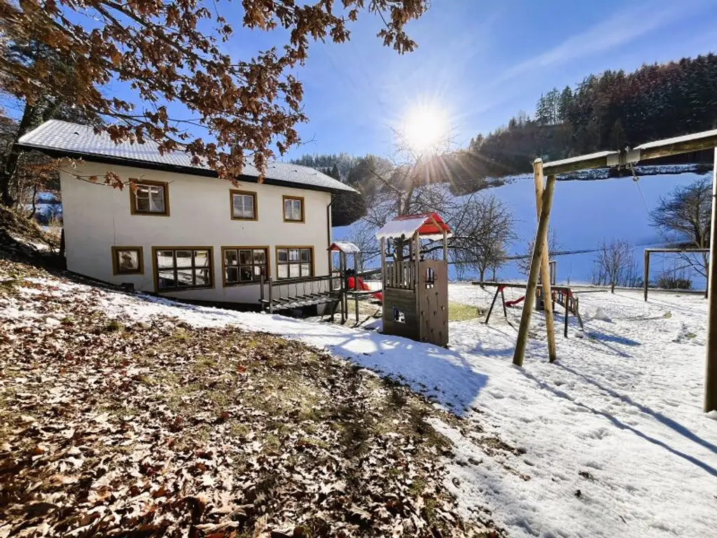 NAHE INNSBRUCK : Sonniges Baugrundstück mit ca. 430m² im GRÜNEN - PERFEKT für die ganze FAMILIE!