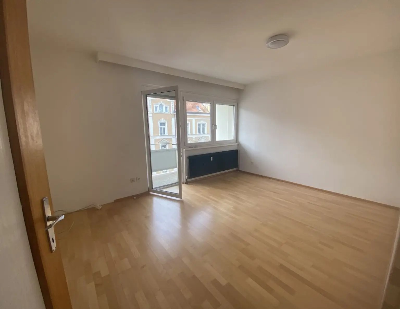 Gering renovierungsbedürftige Wohnung mit Balkon und Loggia in guter Lage Innsbruck - Ihr neues Zuhause!