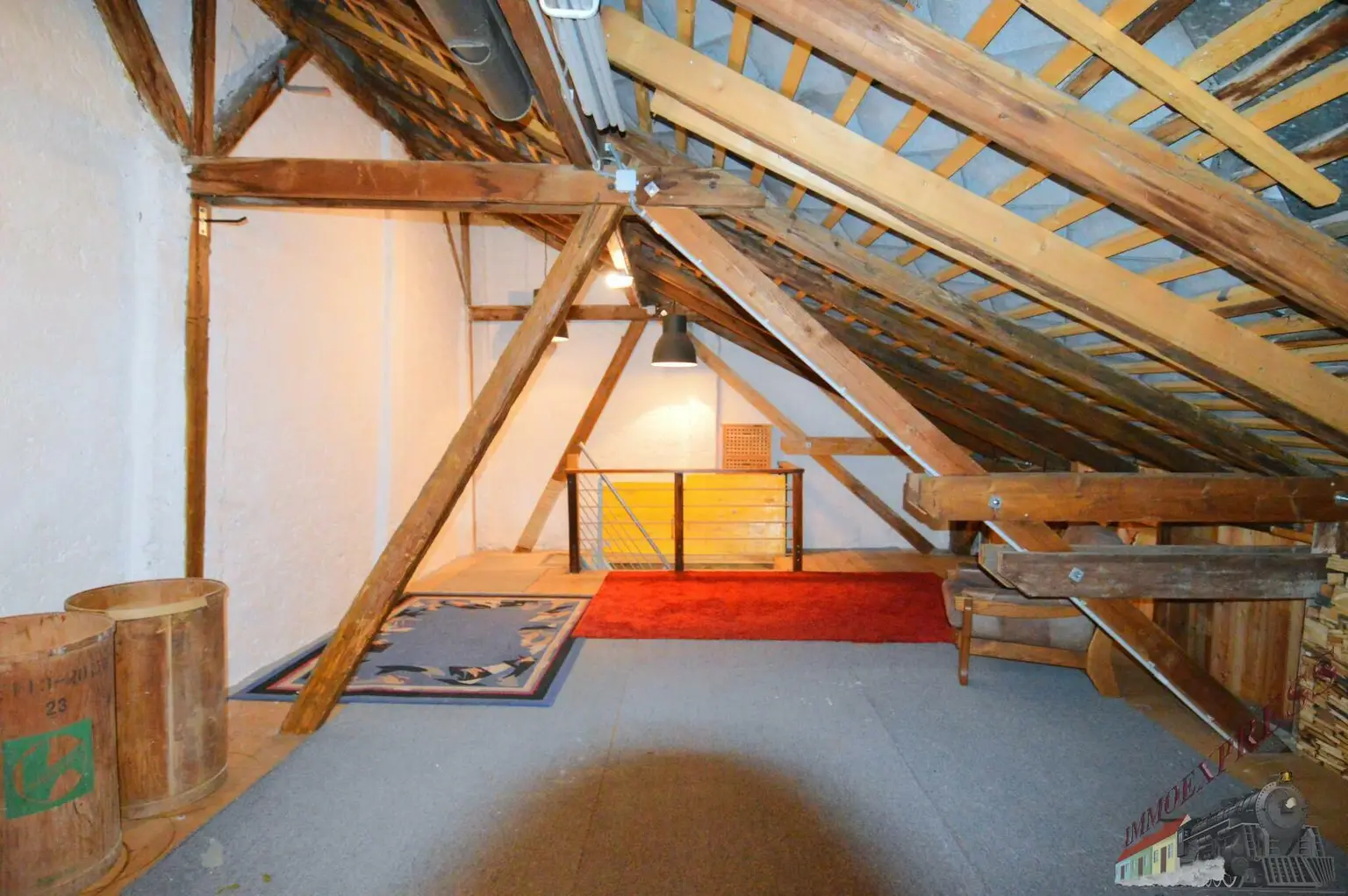 Entkerntes Einfamilienhaus mit großem Innenhof und hochwertig saniertem Stadl - zentrale Ruhelage