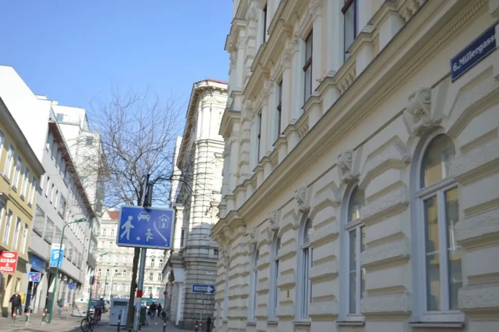 Schöne 4 Zimmer Wohnung mit Terrasse. Nähe Mariahilfer Straße