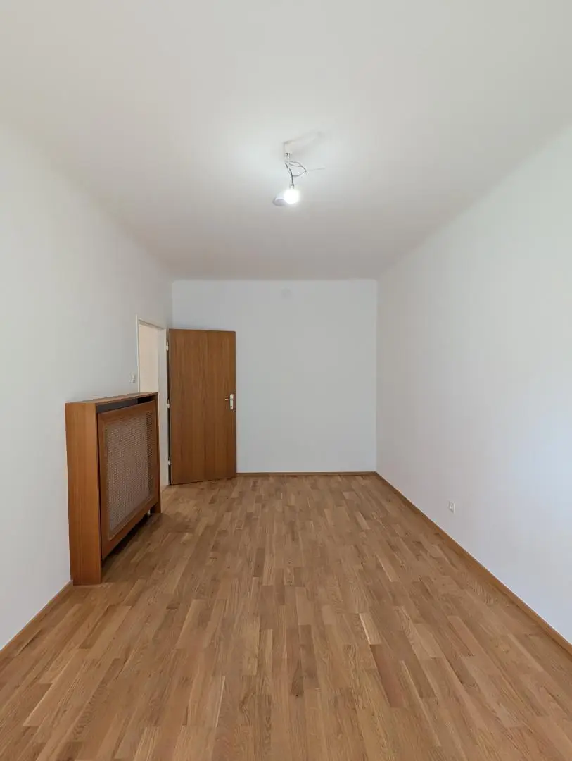 Schlafzimmer 1 mit Loggia