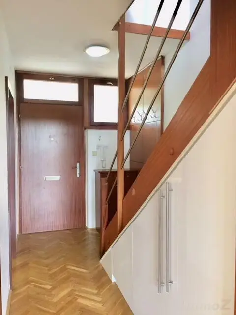WG-geeignet, Top Lage: 3-Zimmer-Maisonette mit SW-Balkon -Neue Fenster-2.OG mit Lift