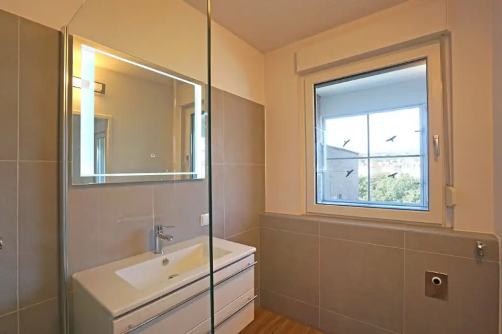 Penthouse-Wohnung | 131 m² Wfl. | 80 m² Dachterrasse mit 270°-Ausblick | PKW-Stellplatz | riesiger Gemeinschaftsgarten | im Zentrum